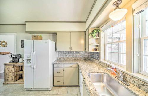 Lake Eufaula Retreat with Fire Pit, Near Main St! - Foto 12