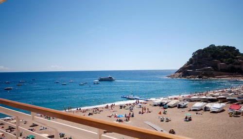 Lets Holidays Tossa de Mar Beach Apartment - Foto 4