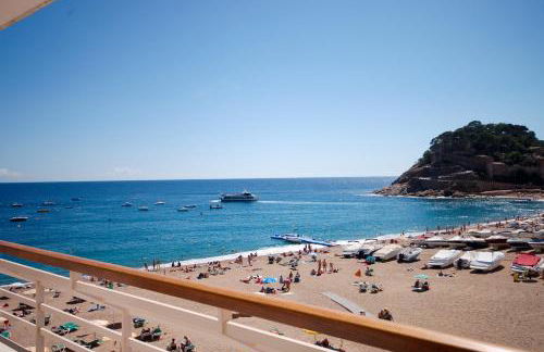 Lets Holidays Tossa de Mar Beach Apartment - Foto 4