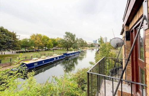 Amazing Location - City of London- 2 Bedroom Stunning Canal View House With Private Garden,Parking & Balcony - Foto 50