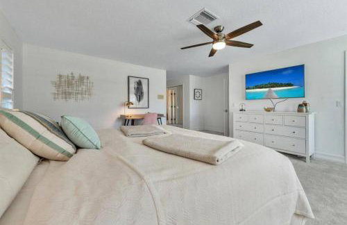 Waterfront Oasis w/ Pool Minutes to Downtown! - Foto 20