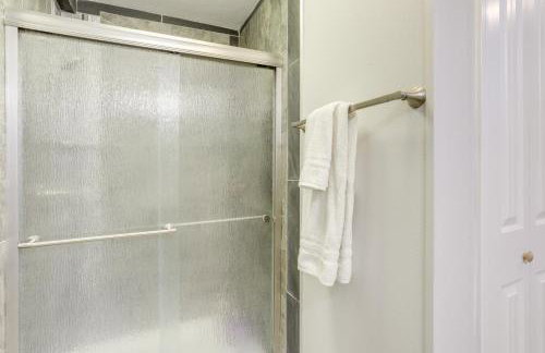 Riverfront Home with Porches and Views in Cotter! - Foto 13