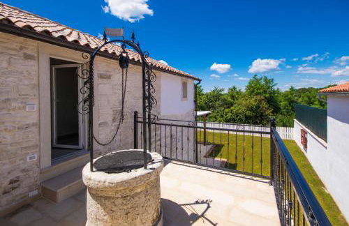 Villa Milena, a Rustic Summer Haven with Pool, Pets Welcome! - Foto 7