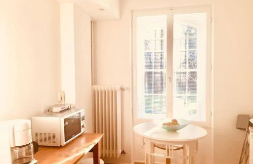 Ground Floor in Villa in Charlottenburg Garden View - Foto 25