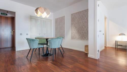 Tu Escapada Urbana - Plaza de Castilla III, Diseño y Localización - Photo 3