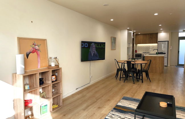 U Suites on Jessie - Photo 12