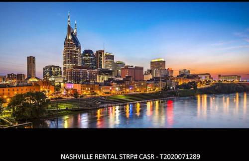 On Famous Music Row - Pool, Parking, Walk to Bars - Foto 50