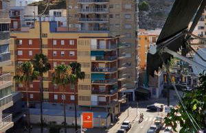 Piso familiar con amplia terraza 300m de la playa - Foto 15