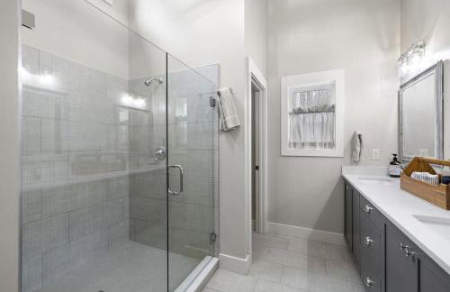 Swannanoa Serenity River Motif, Spa & Game Room - Foto 71