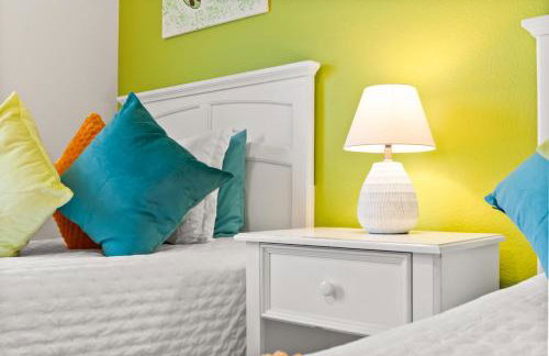 654- Newly Renovated Fabulous 4-Bedroom Pool Home in Watersong Resort, Game Room, Theater Room and More - Foto 32