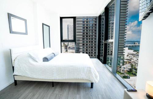 Downtown Miami 2BR Retreat - Walk to Bayside & Port - Sleeps 6 - Foto 2