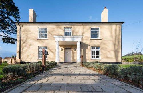 Cofford Farm - Photo 1