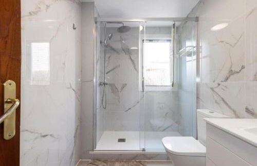 Golden Villa - Photo 34