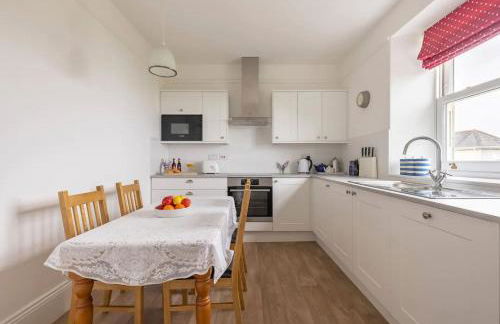 Seaside Holiday Cottage Near Beach - Foto 6