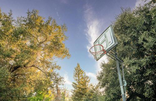 The Oaktree Estate by Fieldtrip - 7 Acre Private Resort with Lake Pool Vineyard - Foto 6
