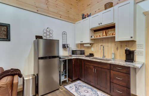 Blue Ridge Mountainside Cottage with Fire Pit! - Foto 8