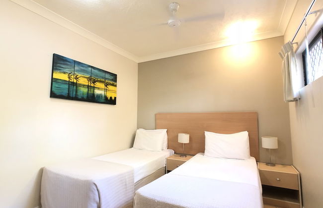 City Plaza Apartments - Foto 3