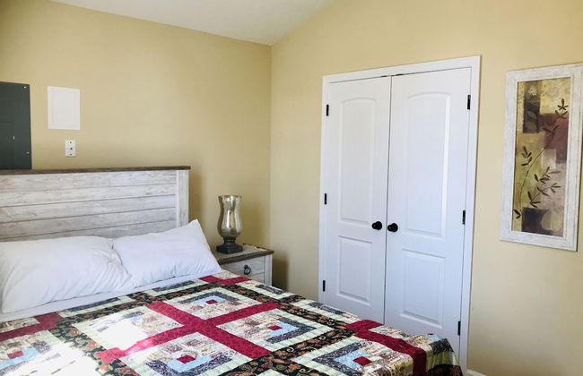 Spacious 3 BR Ranch House W Patio Yard in a Quiet Suburb - Foto 9