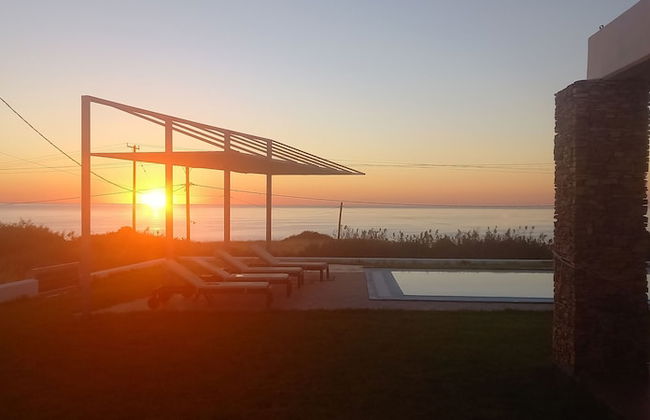 Cristelia Luxury Sea Front & Pool Villa - Foto 37