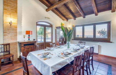 Nice Home In Montepaone - Photo 3