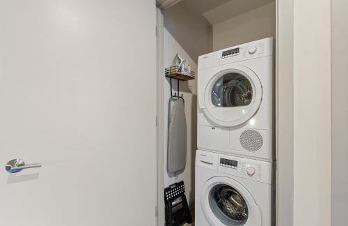 Luxury 17th Floor Downtown Dallas High-Rise with Free Parking, City Views, Pool & Gym - Foto 16