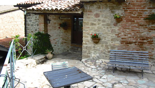 Check-in/check-out kiosk