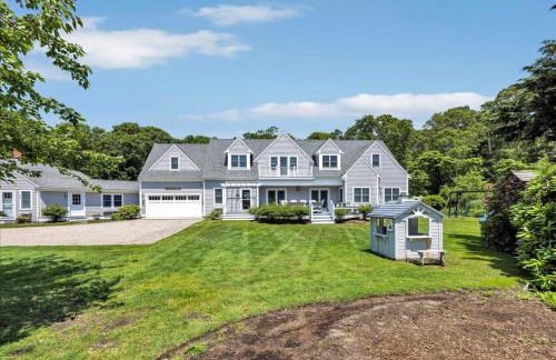 Stay 1 Block from Ocean at 7-Bed Retreat with Yard, Deck and Game Room, Host Up to 22 Across 16 Beds, Gas Fireplace, Gas Grill, Ample Parking, Walk to Menauhant Beach, Perfect for Family Getaway, 24 Hr Hospitality - Foto 19