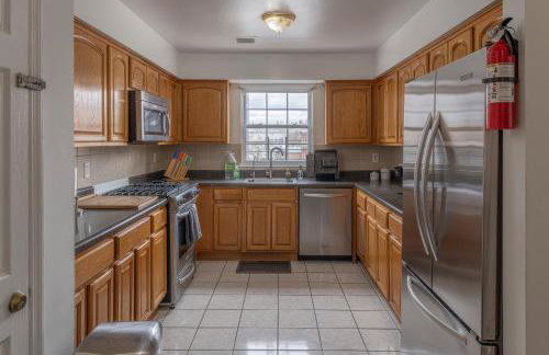 Huge 3BR Urban Gem just 3 miles to NYC plus Free Parking - Foto 3