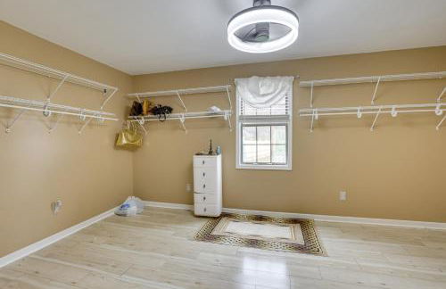 Pool and Large Covered Patio! Decatur Family Getaway - Foto 23