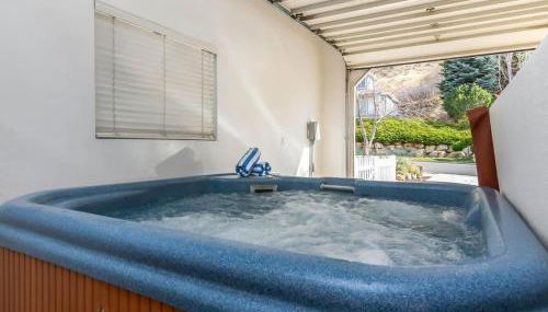 Wasatch Retreat in Draper with Mtn Views Theater and Hot Tub - Foto 4