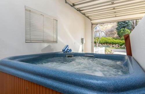 Wasatch Retreat in Draper with Mtn Views Theater and Hot Tub - Foto 4