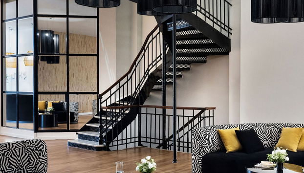 Coin salon dans le hall