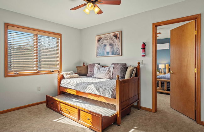 Lake View Chalet by Avantstay Lake Access + Deck - Foto 45