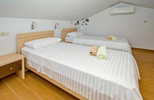 Island Hvar Seaside Villa Levanda with Beach, Pool & Seaview - Photo 67