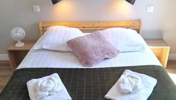 Grand T2 lumineux 2 pers Olivet Avenue Loiret - Photo 2, towels, storage, wardrobe