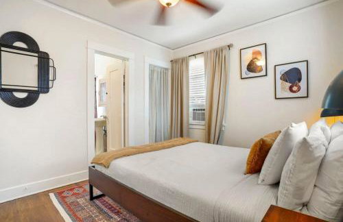 Adorable Quirky Hideaway BIG Private Enclosed Yard - Photo 14