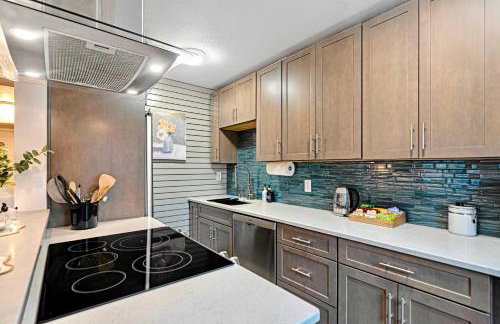 Downtown Seattle Corner Unit with Skyline Views - Photo 23