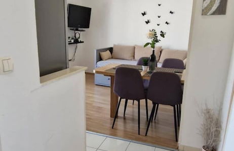 Sea-view Apartment - Sleeps 4, Parking & Balcony - Foto 24