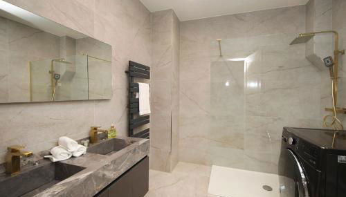 LE LYNX HAUSSMANIEN appartement tout confort, climatisé avec parking privé, à deux pas du centre - Foto 4