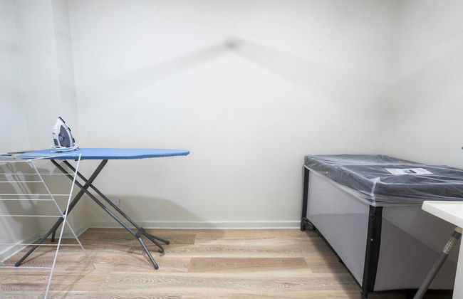 Beautiful Pet Friendly 1BR Cottage With Patio - Photo 10