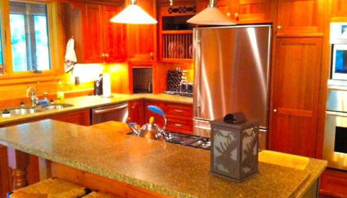 Cozy Log Cabin with a Private Hot Tub near Beartown State Forest, Massachusetts - Foto 3