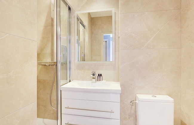 Modern Apartment With Balcony - 2br/6p- Roquette - Foto 10