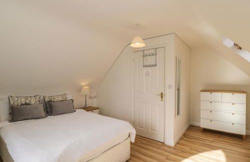 The Lodge - Photo 15