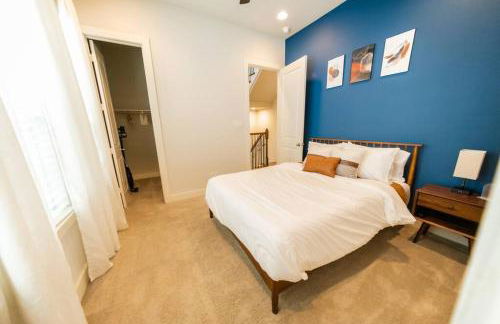 Downtown Escape - Backyard, Game room and Free Parking - Foto 46