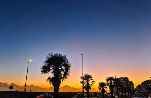 Ocean Whisper - 2 Bedroom Sea Front Apartment - Foto 32