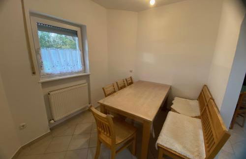 Monteurwohnung , 4 Schlafzimmer, 130qm, Balkon, einzige Wohneinheit im Haus, Parkplatz - Foto 21