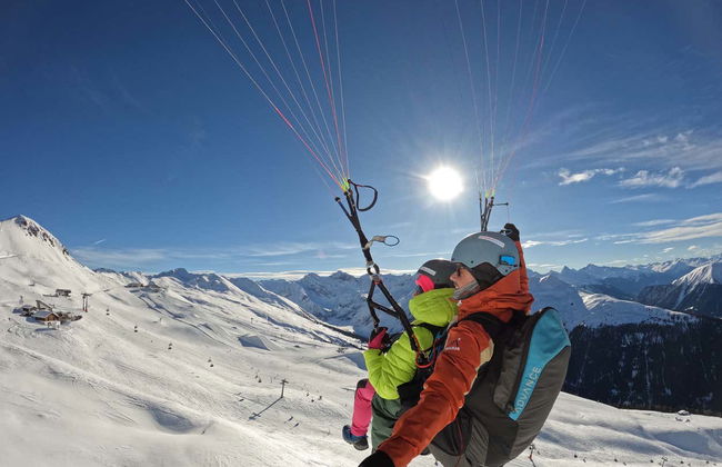 Volo in parapendio sulle Alpi svizzere - Foto 10