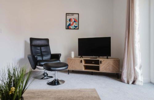 Pristine and Modern Home away from Home - Photo 8