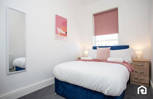 Vacant Nests The Fredrick Close to sea front - Photo 11