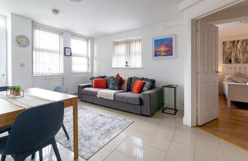 Lovely 2 Bedroom 2 Bathroom Apartment with Parking - Foto 12